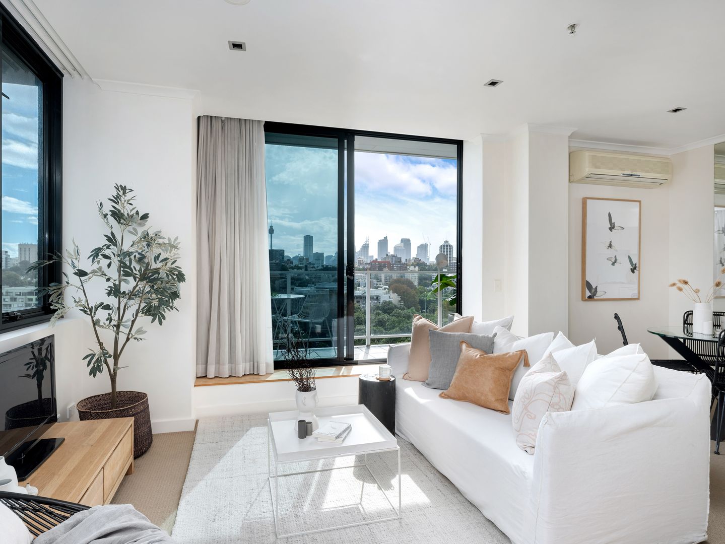 1 bedrooms Apartment / Unit / Flat in 906/85-97 New South Head Road RUSHCUTTERS BAY NSW, 2011