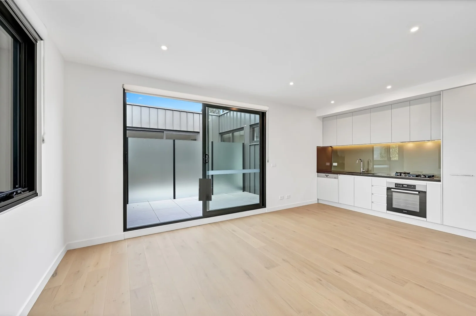 302/1A Middlesex Road, Surrey Hills VIC 3127