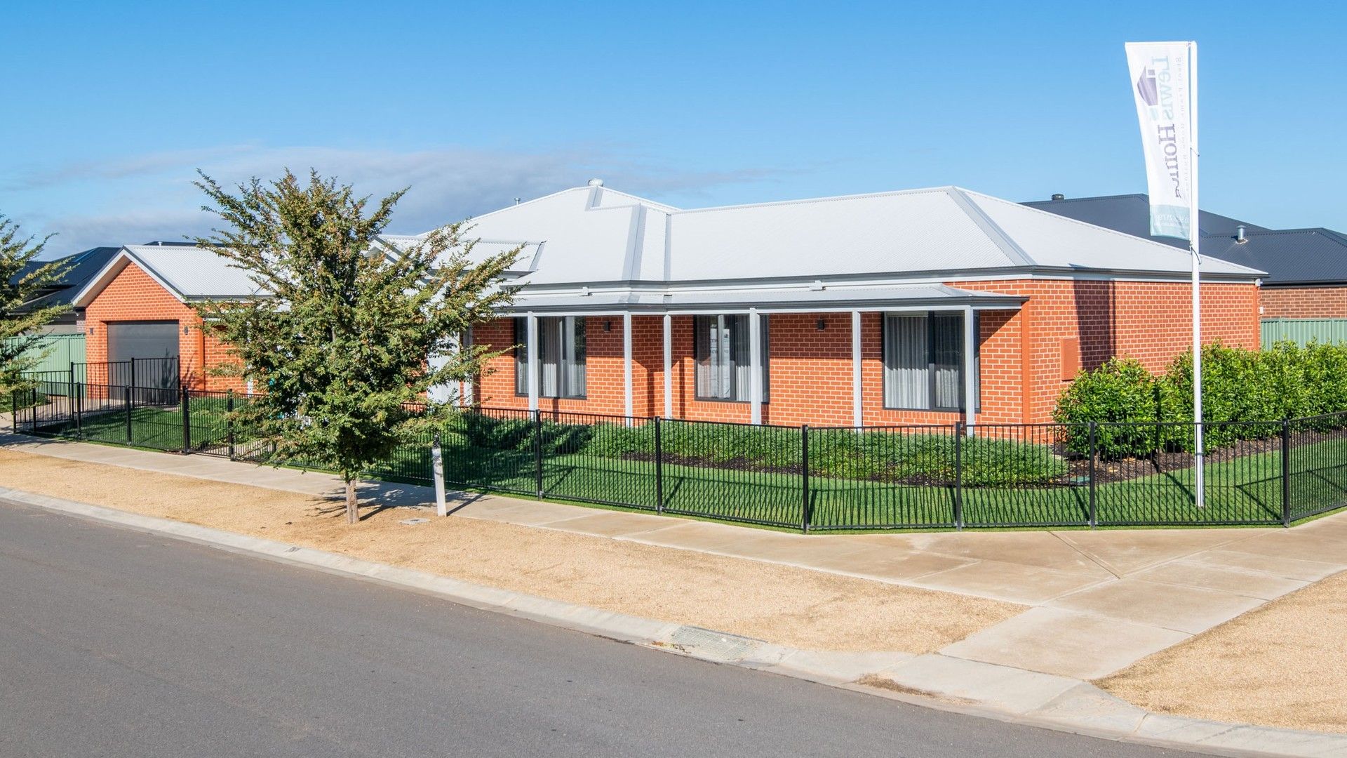 4 bedrooms House in 50 Cormorant Boulevard KIALLA VIC, 3631