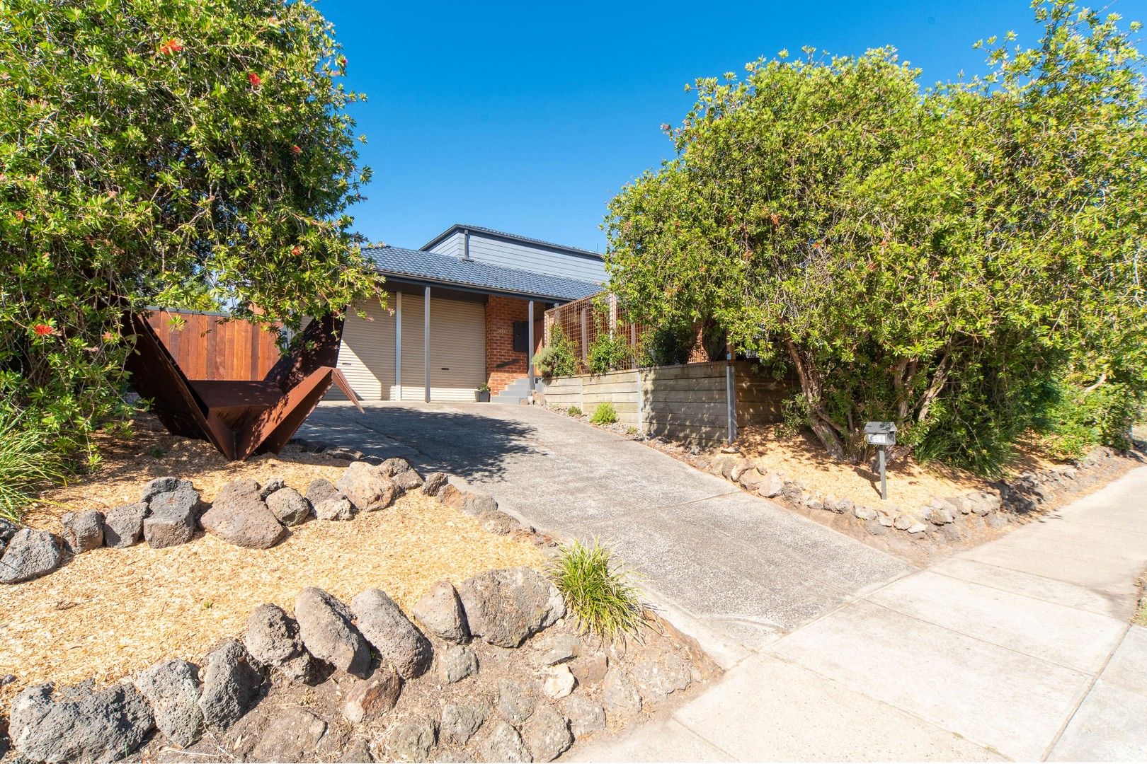 4 bedrooms House in 223 Heatherhill Road FRANKSTON VIC, 3199