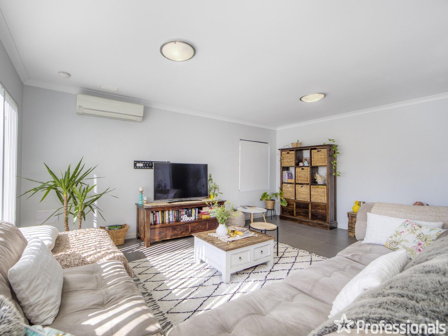 37 Pinker Crescent, Maida Vale WA 6057, Image 0