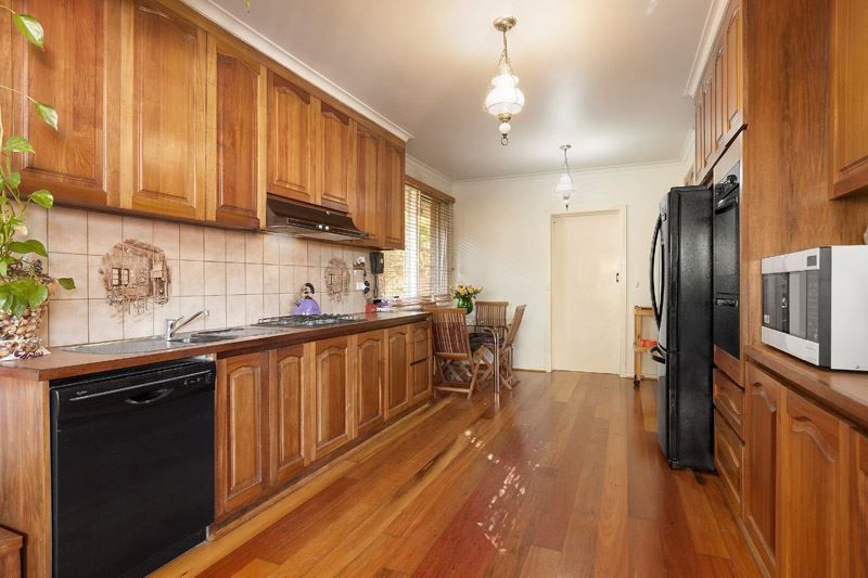 131 Watsons Road, Glen Waverley VIC 3150, Image 1