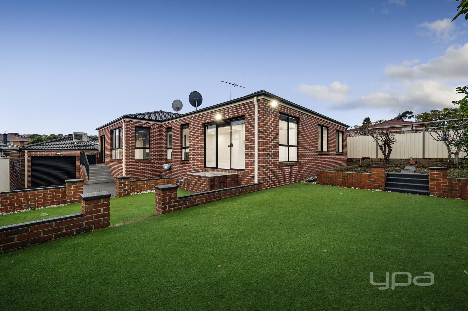 13 Correll Way, Roxburgh Park VIC 3064, Image 2