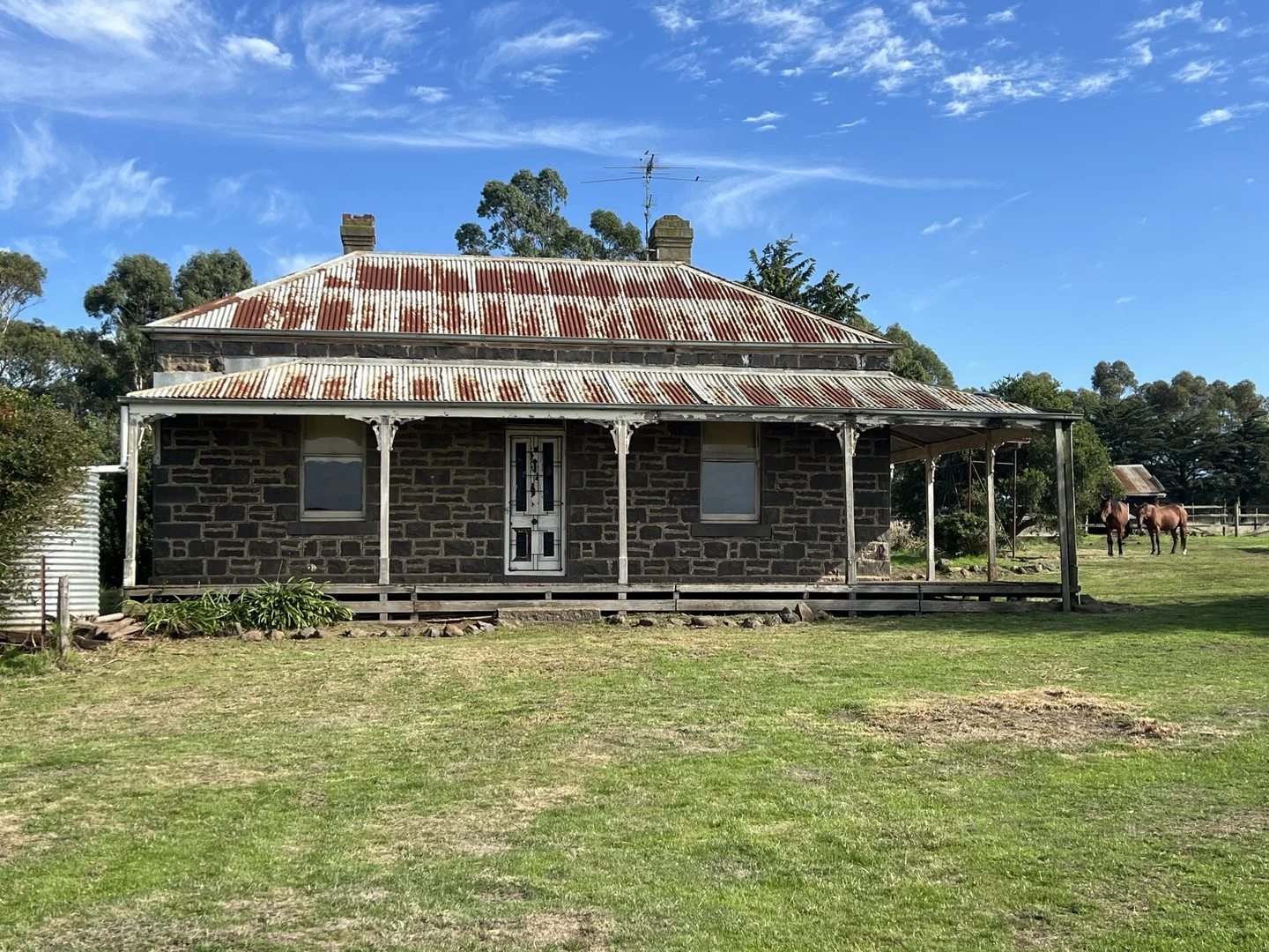 Primary image of 84 Duckholes Road, Romsey VIC 3434