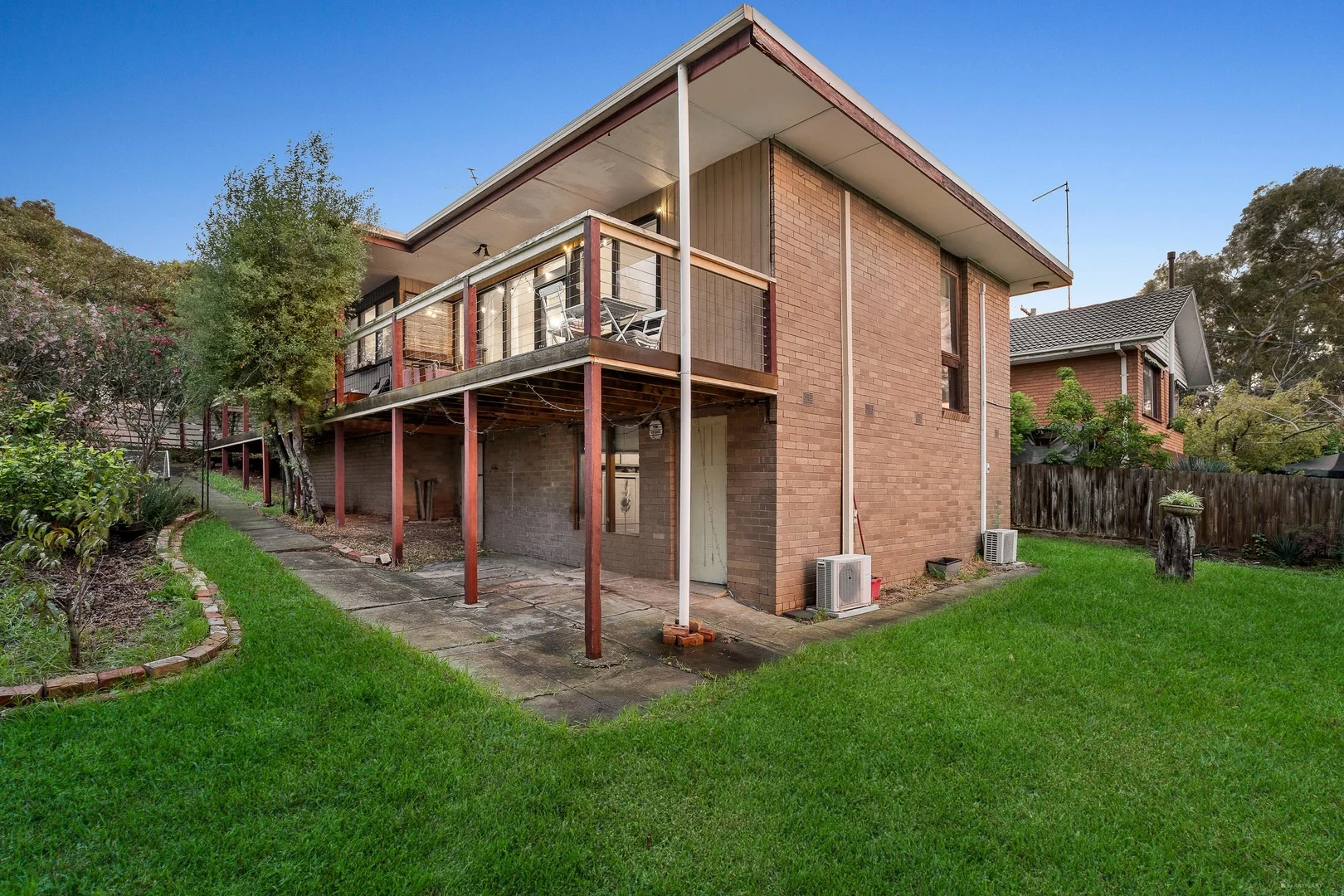 Primary image of 37 Para Road, Montmorency VIC 3094