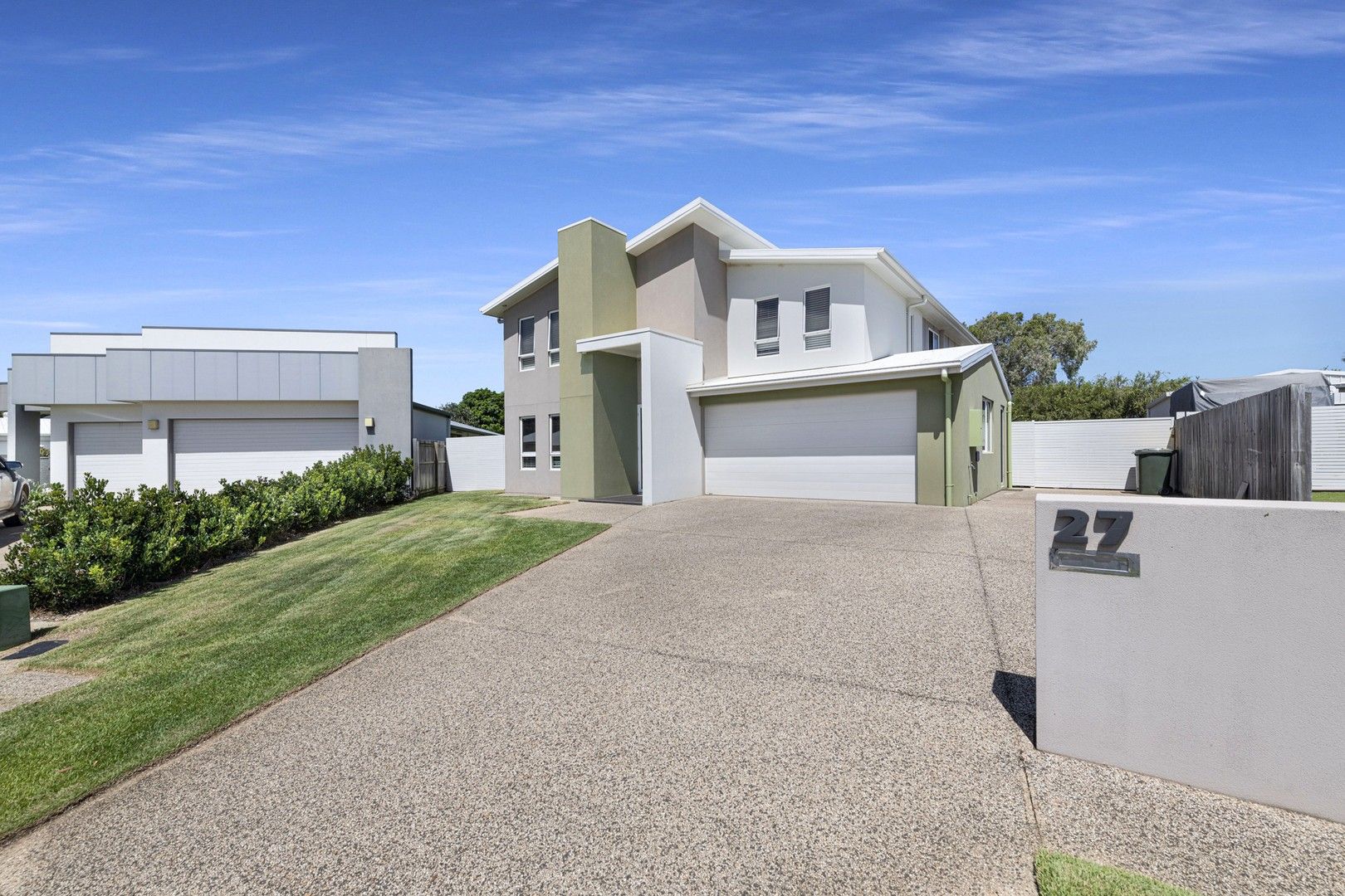6 bedrooms House in 27 Masthead Drive BARGARA QLD, 4670