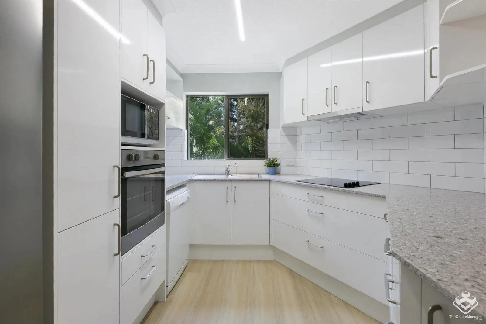 Additional image 2 of ID:21173714/22 Woodroffe Avenue, Main Beach QLD 4217