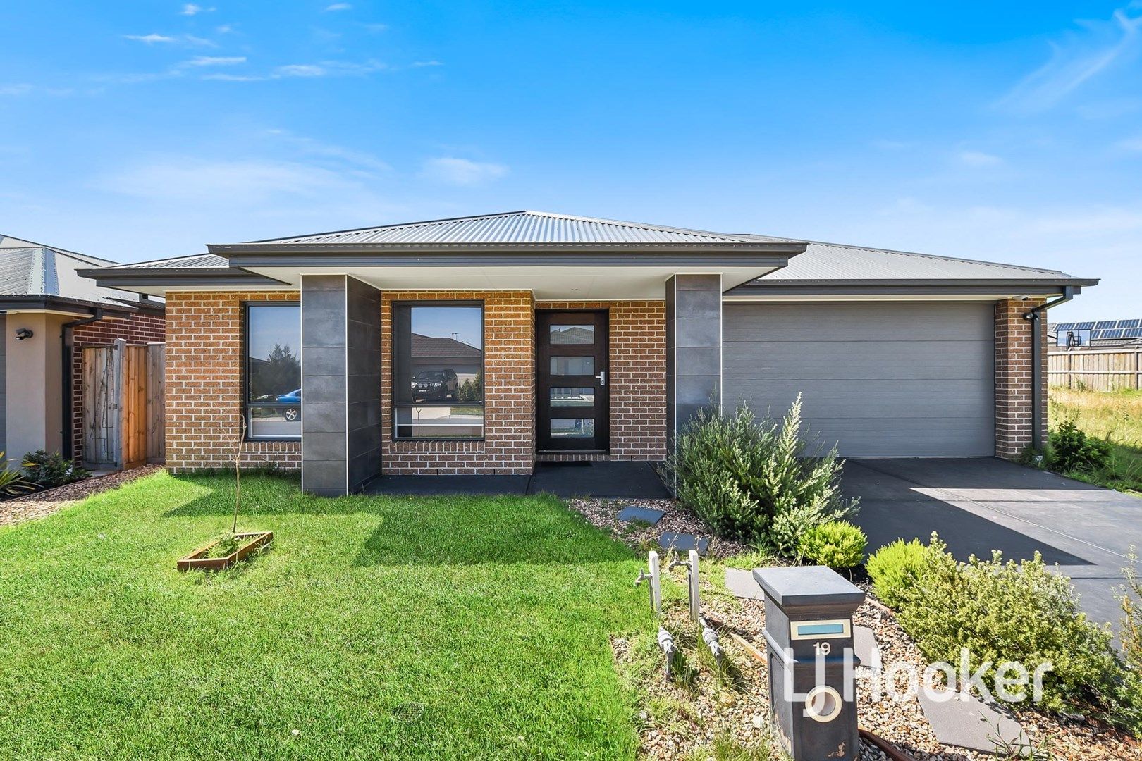 19 Speargrass Close, Clyde North VIC 3978 House For Rent Domain