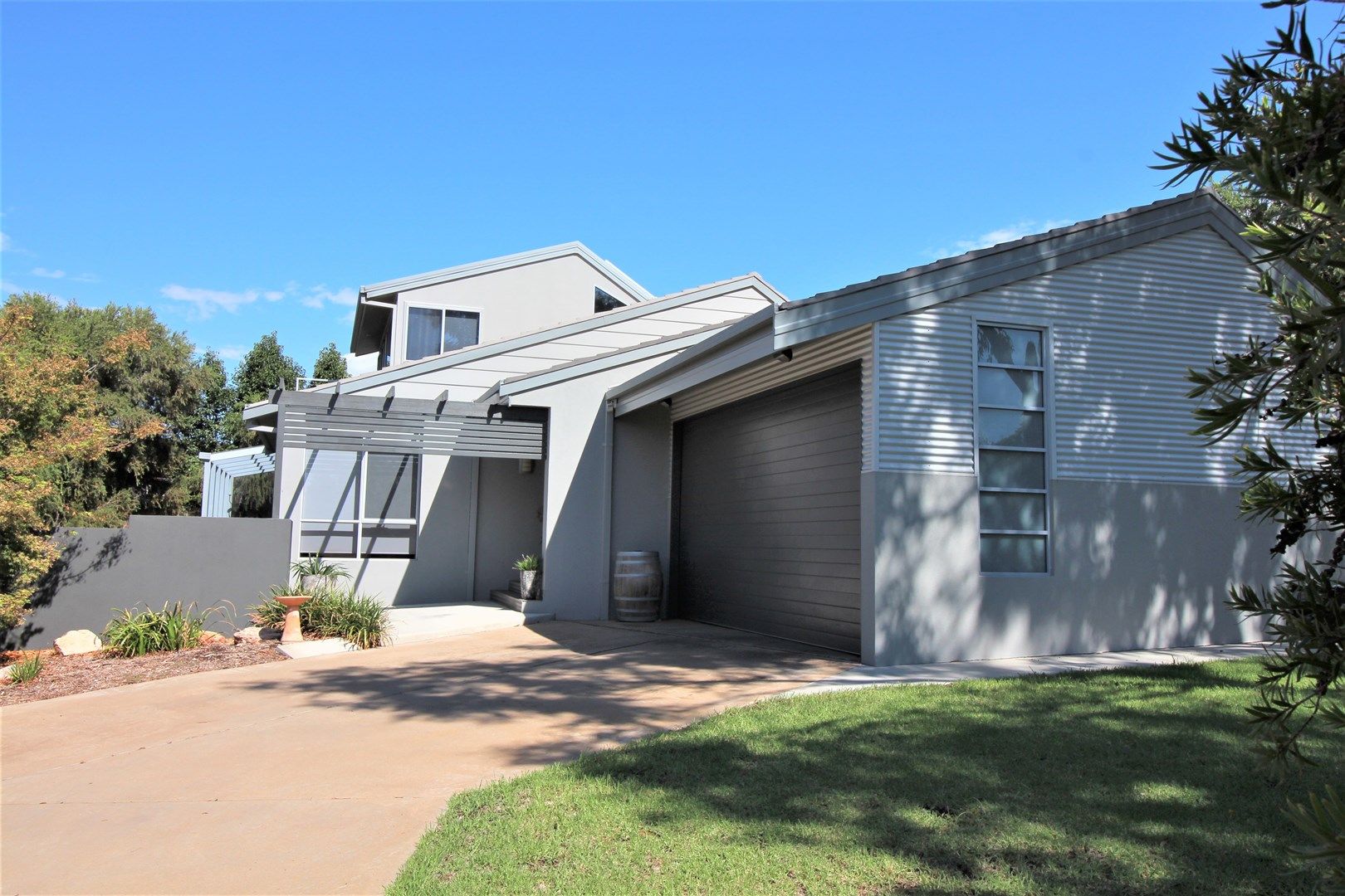 15 Holmes Crescent, Griffith NSW 2680, Image 0
