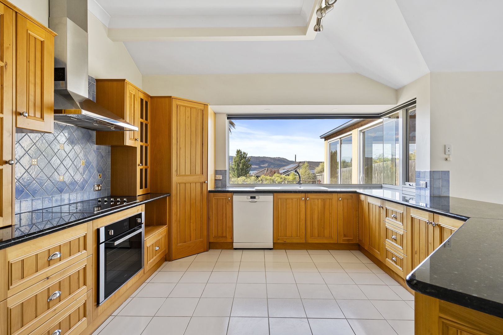 6 Englefield Drive, Margate TAS 7054, Image 2