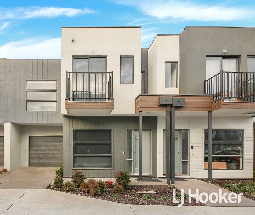 3 bedrooms Townhouse in 24 Cassius Circuit CRANBOURNE NORTH VIC, 3977