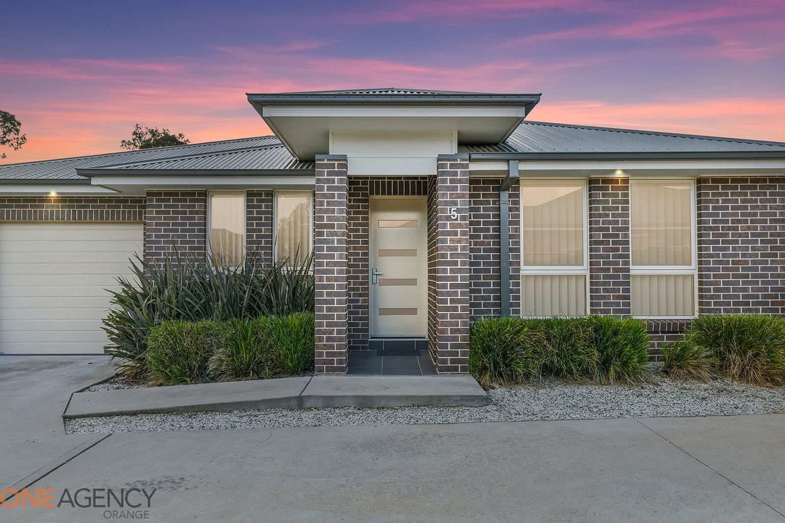 2 bedrooms Villa in 5/24 Emmaville Street ORANGE NSW, 2800