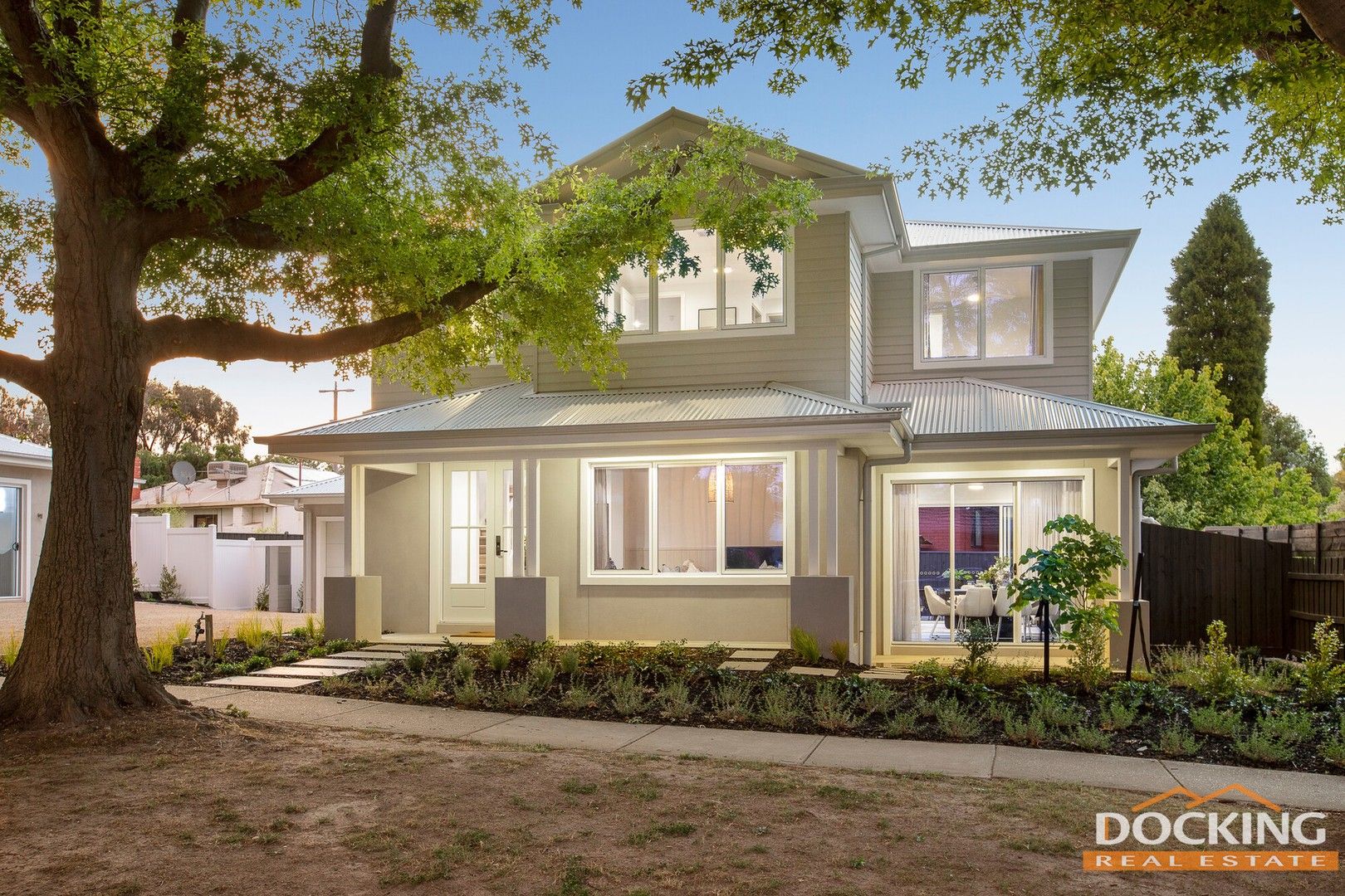 4 bedrooms House in 1/437 Canterbury Road VERMONT VIC, 3133