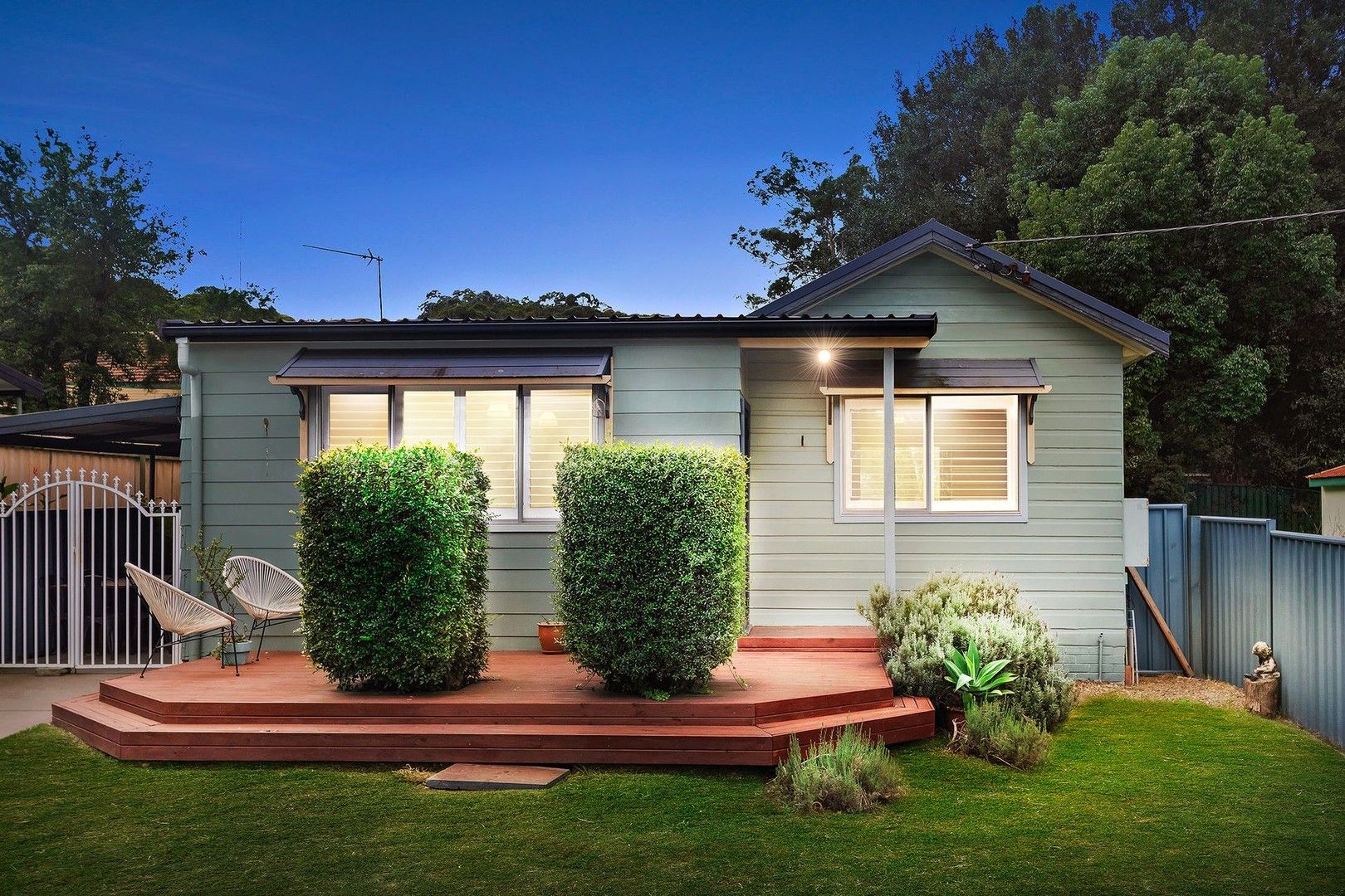 4 bedrooms House in 25 Johnstone St CARDIFF NSW, 2285