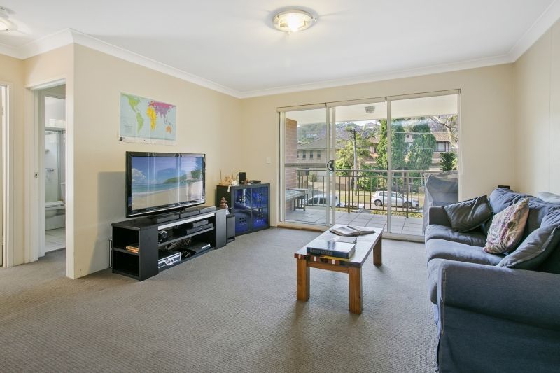 2 bedrooms Apartment / Unit / Flat in 10/5-7 Gulliver Street BROOKVALE NSW, 2100