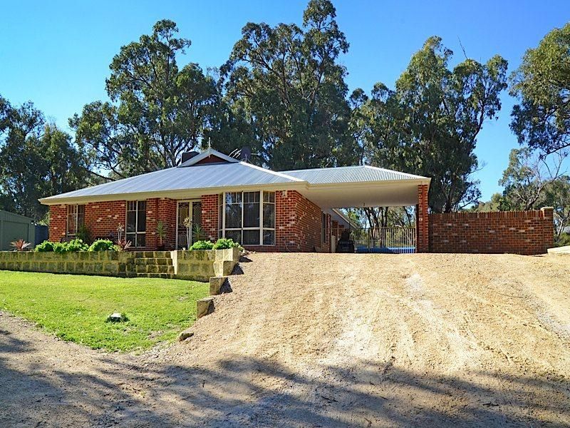 72 Emerald Drive, Carabooda WA 6033, Image 2