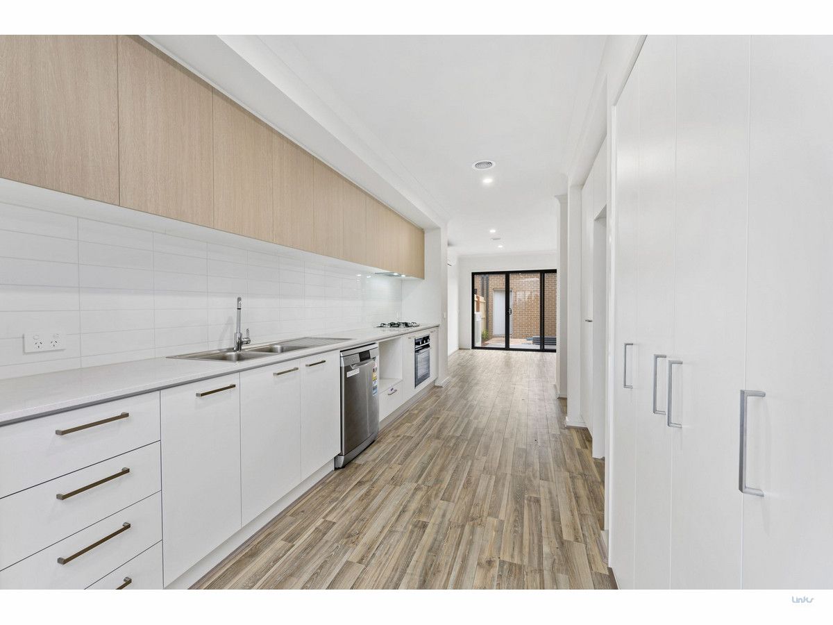 10 Sandspit Walk, Armstrong Creek VIC 3217 Townhouse For Rent Domain