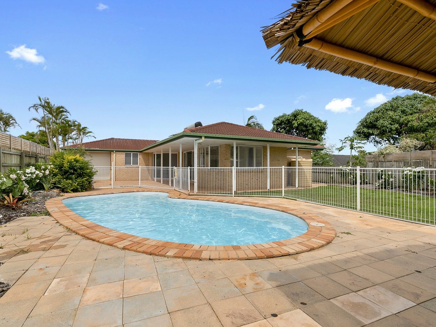 4 Moray Close, Manly West Property History & Address Research Domain