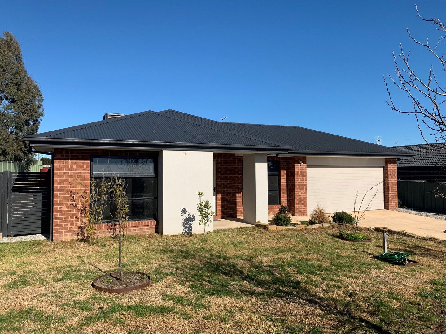 4 bedrooms House in 1 Tackane Court CAMPBELLS CREEK VIC, 3451