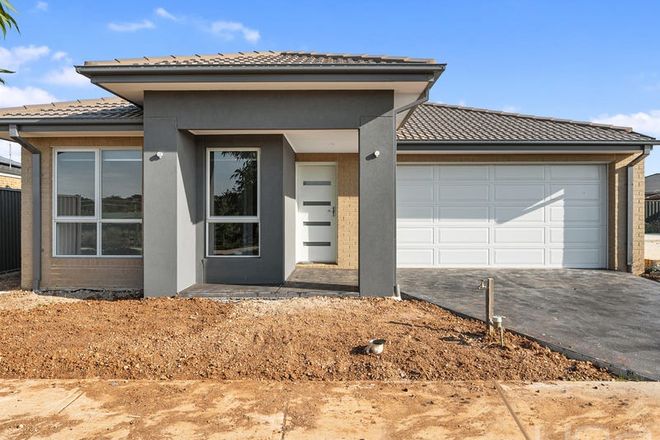Picture of 69 Greenpoint Drive, ROCKBANK VIC 3335