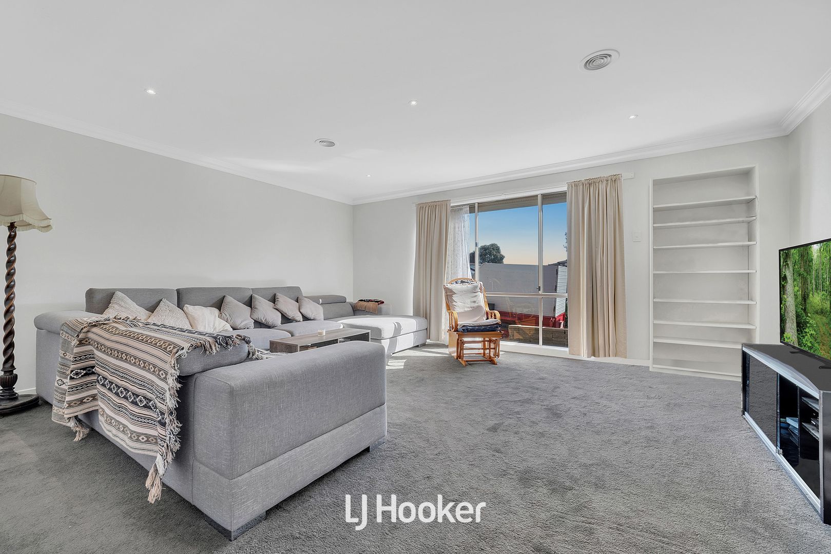 8 Bando Court, Hampton Park VIC 3976, Image 2