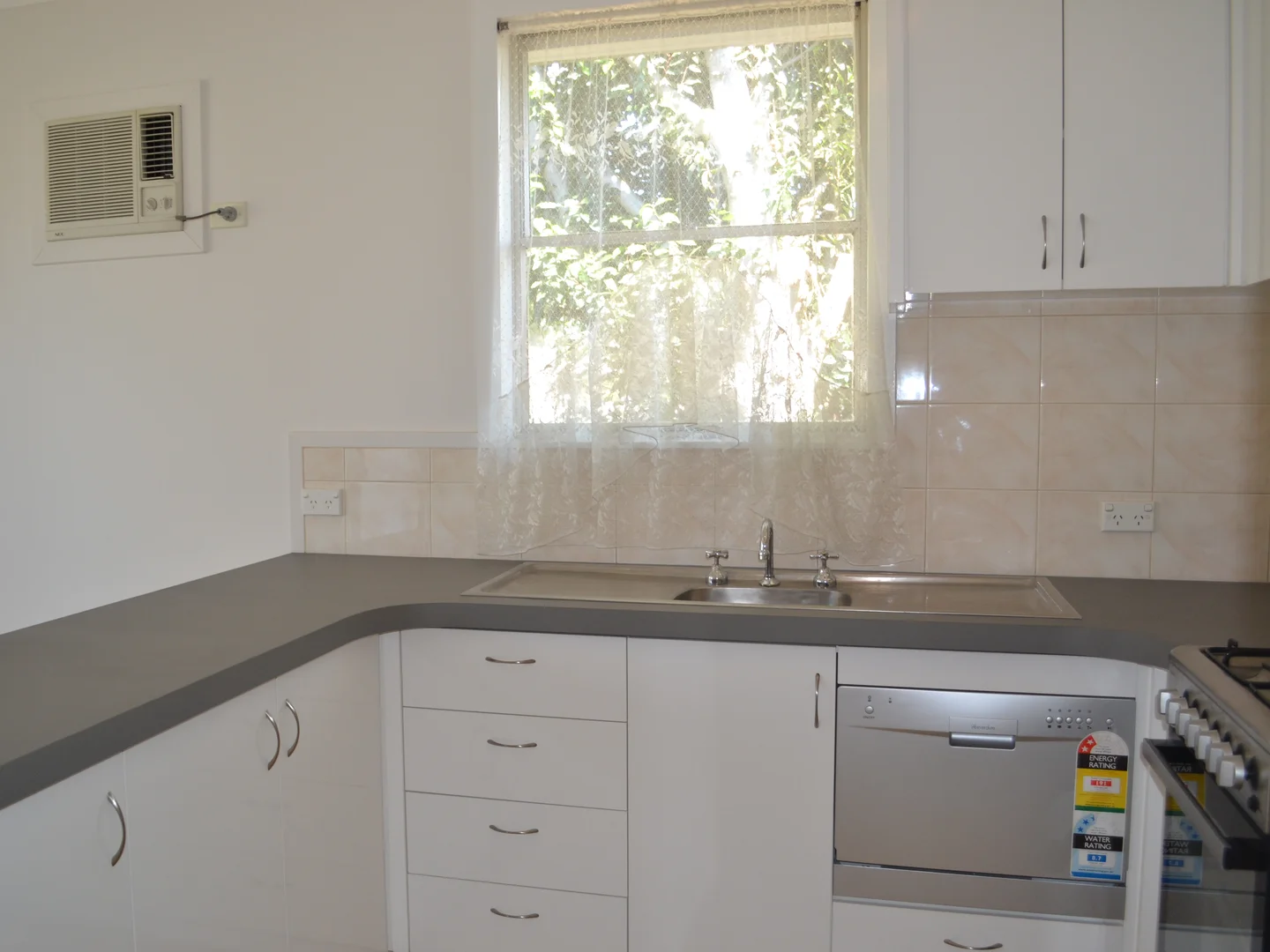 Additional image 7 of 28 Pettit Street, Warragul VIC 3820