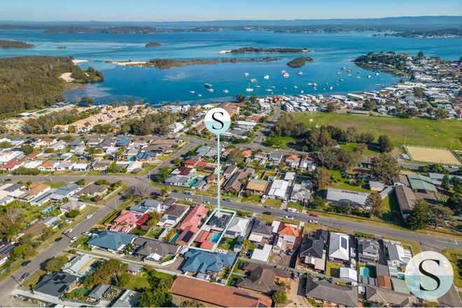 Picture of 30 Ashley Street, MARKS POINT NSW 2280