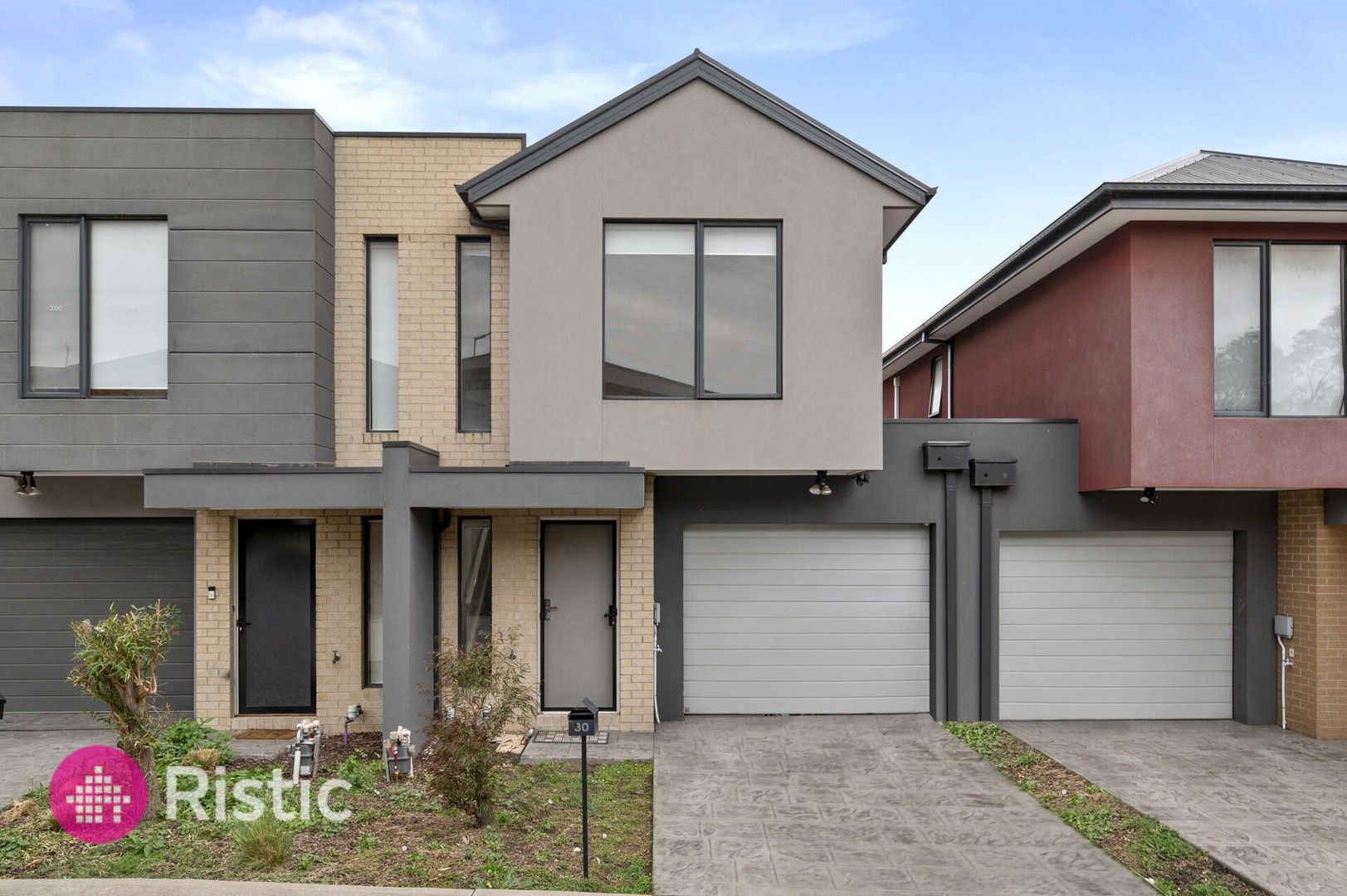 2 bedrooms Townhouse in 30 Loca Circuit EPPING VIC, 3076