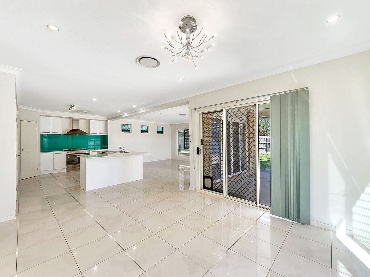 8 North Aston Court, Bray Park QLD 4500, Image 2