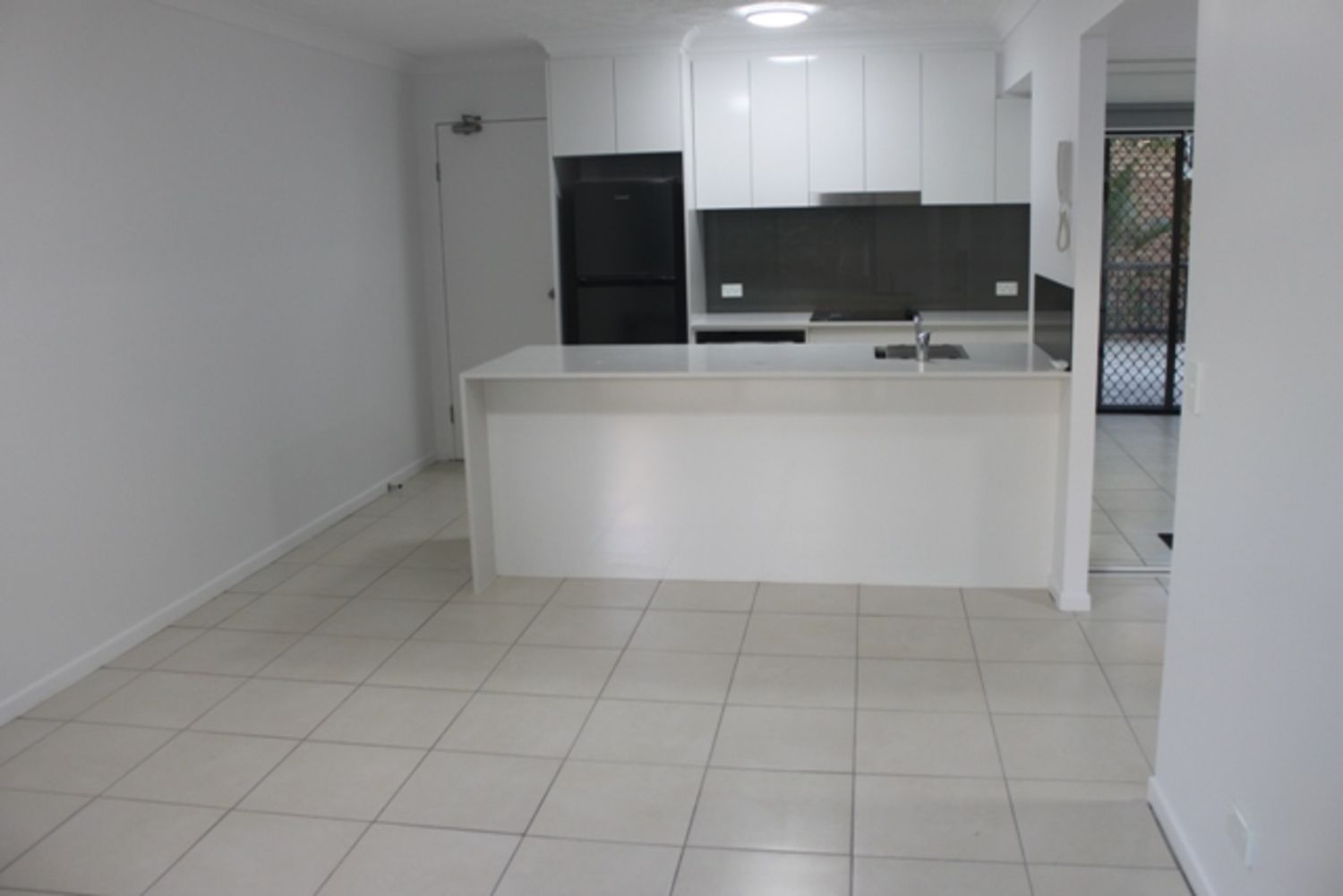 1 bedrooms Apartment / Unit / Flat in 3/27 Chester Terrace SOUTHPORT QLD, 4215