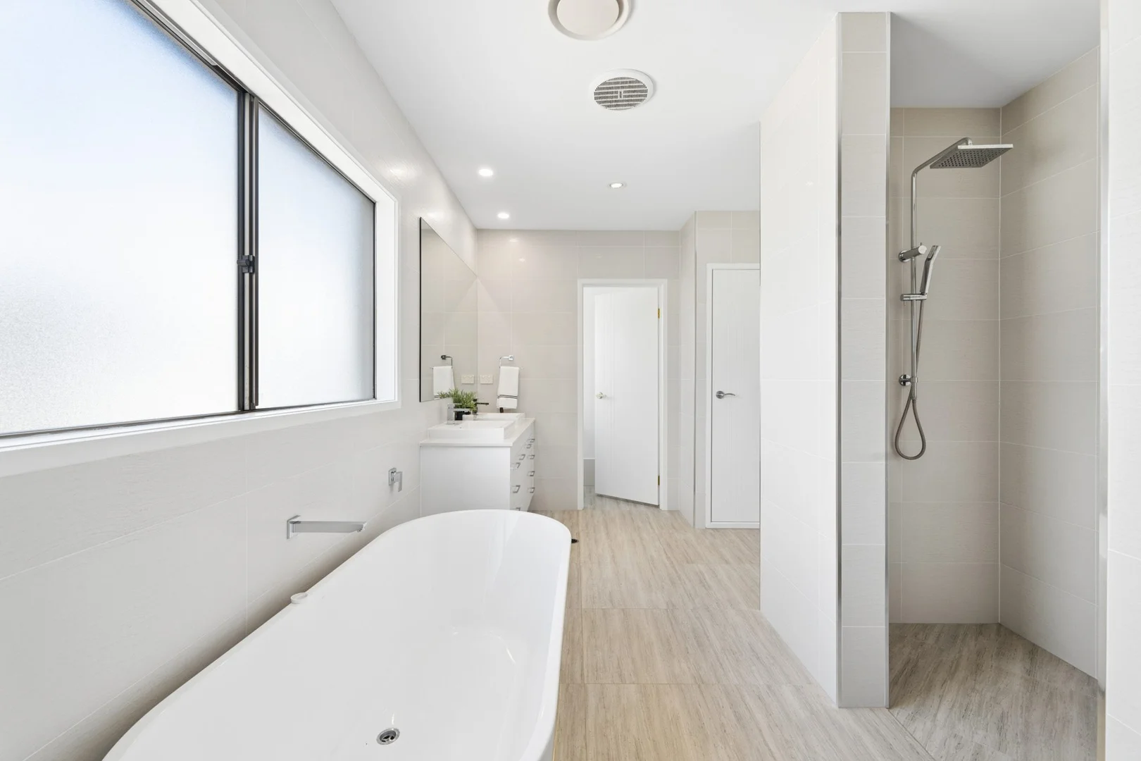 Additional image 18 of 8 Regents Court, Sovereign Islands QLD 4216