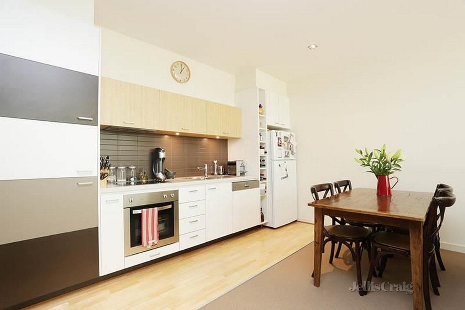 2 bedrooms Apartment / Unit / Flat in 1/61 Stawell Street RICHMOND VIC, 3121