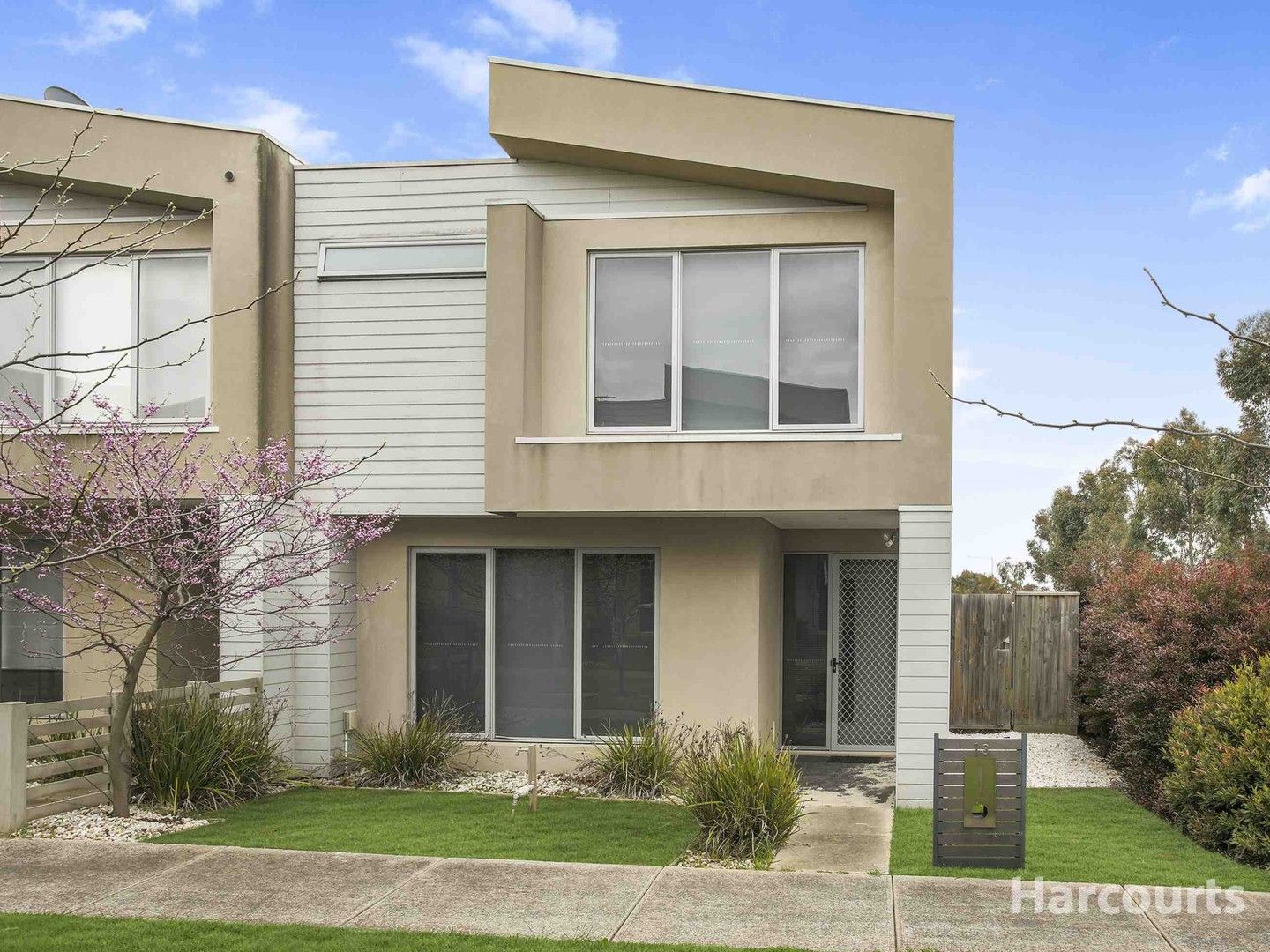 3 bedrooms Townhouse in 13 Nanea Path CRANBOURNE VIC, 3977
