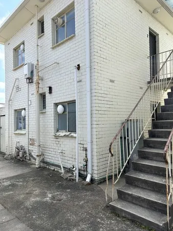 Apartment in Hadfield - More