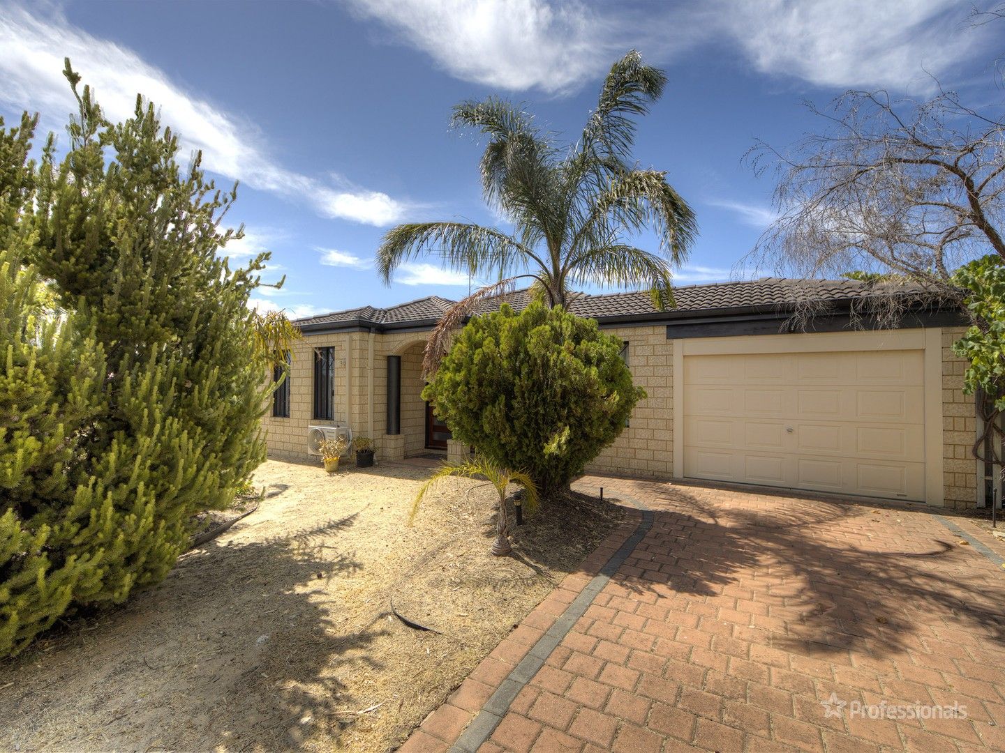 4 bedrooms House in 4 Durrington Glade CLARKSON WA, 6030