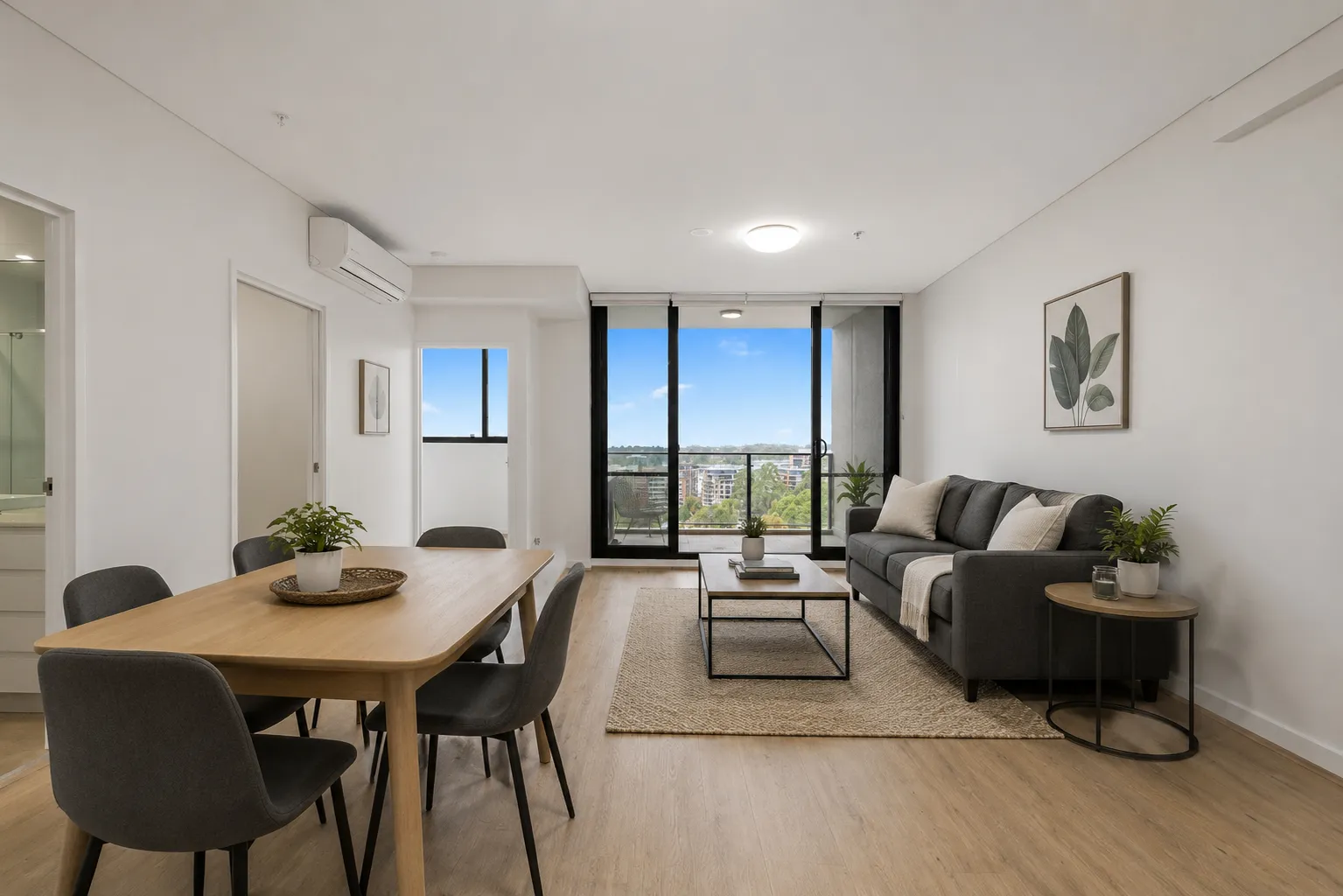 Stylish One-Bedroom Plus Study Apartment in the Heart of Hornsby, Hornsby