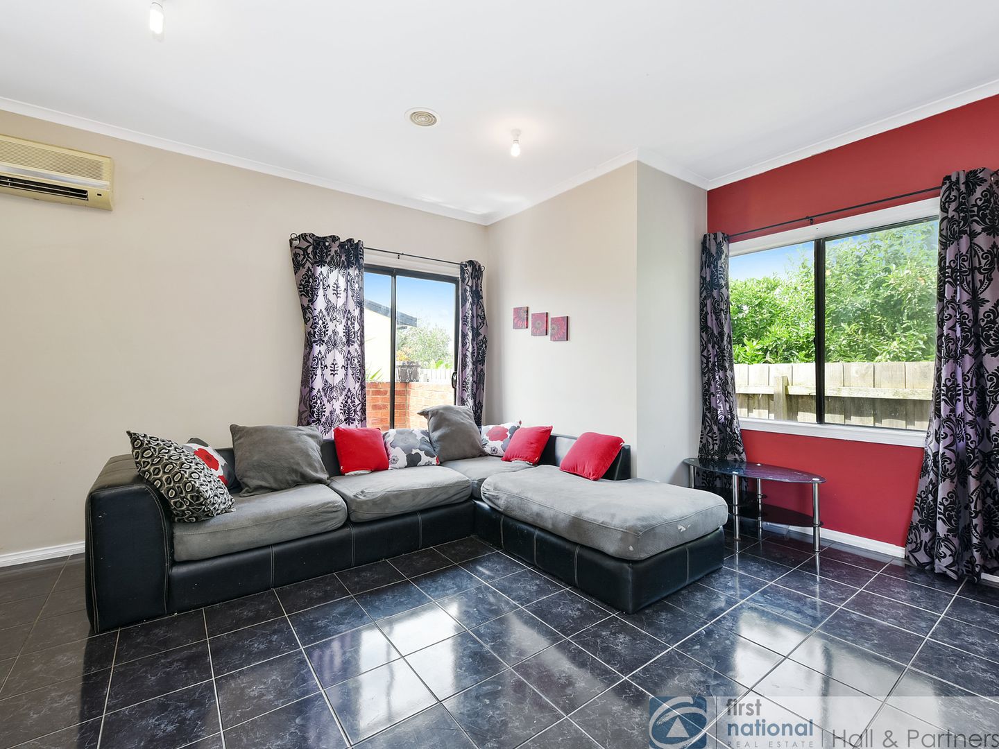 4/4 Hayes Road, Hampton Park VIC 3976, Image 2