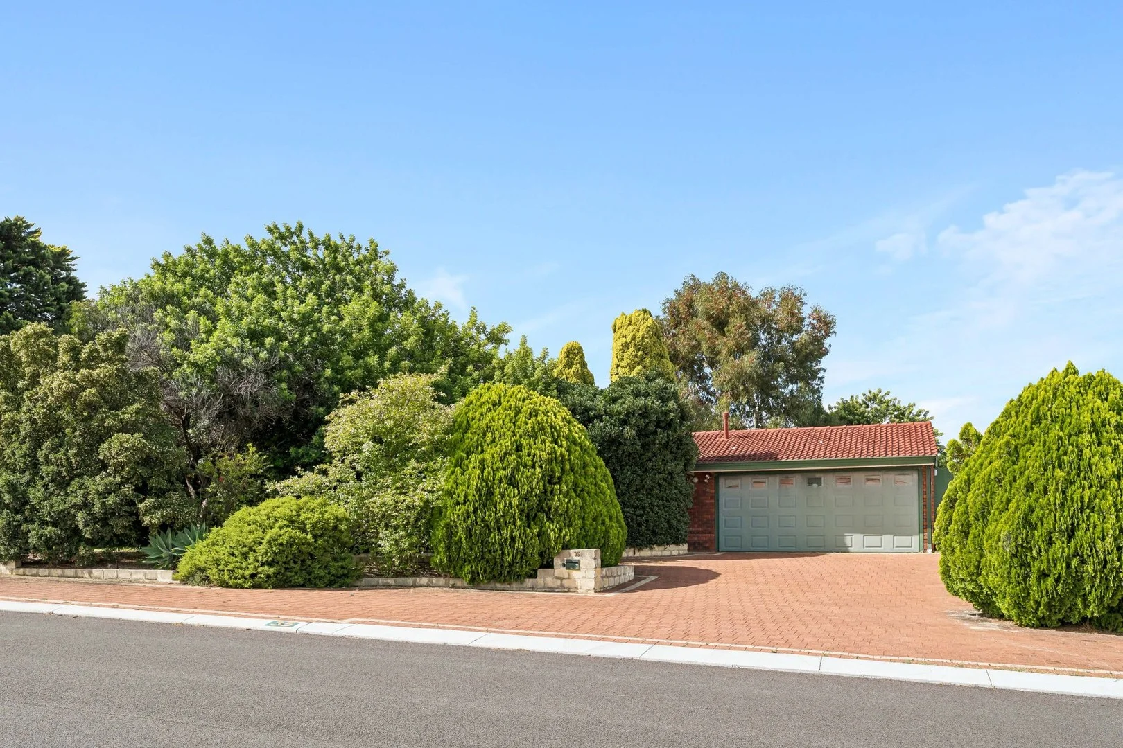 Primary image of 35 Durban Cres, Kingsley WA 6026