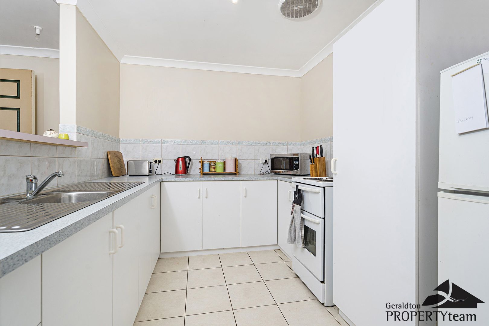 2/1 Levett Road, Walkaway WA 6528, Image 1