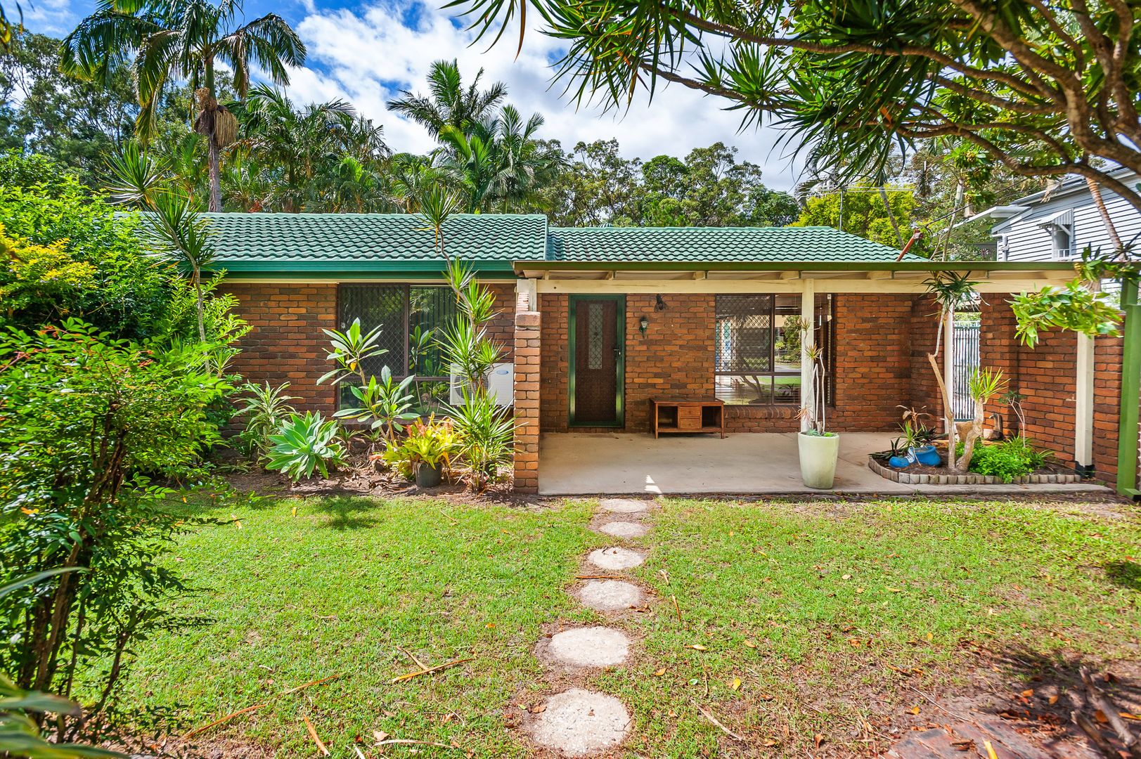 3 bedrooms House in 38 Kumgum Street JACOBS WELL QLD, 4208