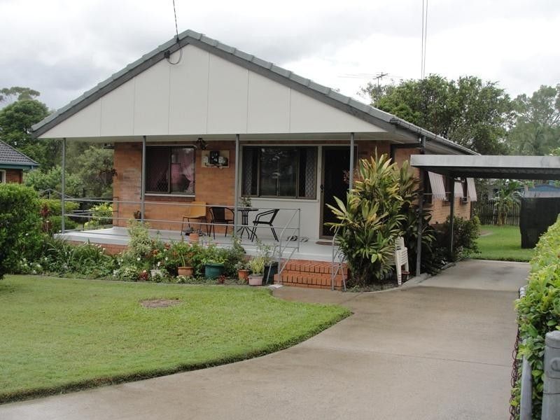 3 bedrooms House in 13 Jean Street WOODRIDGE QLD, 4114
