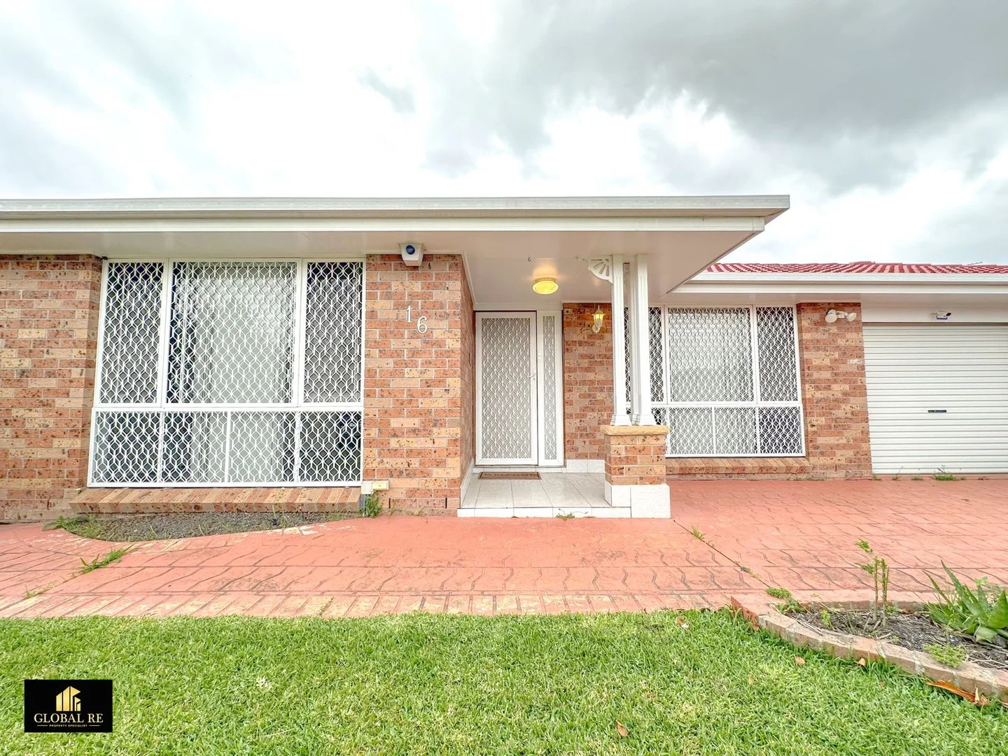 16 Nimbin Avenue, Hoxton Park NSW 2171