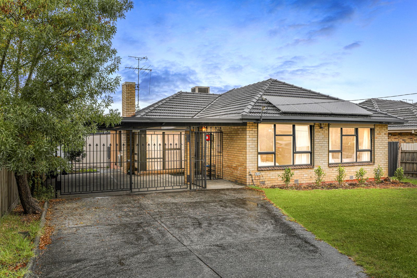 4 bedrooms House in 6 Lynne Street DONVALE VIC, 3111