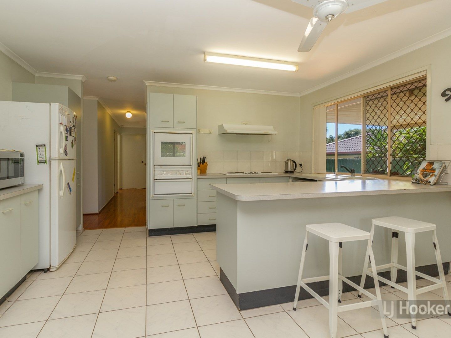 8 Baxter Crescent, Forest Lake QLD 4078, Image 2