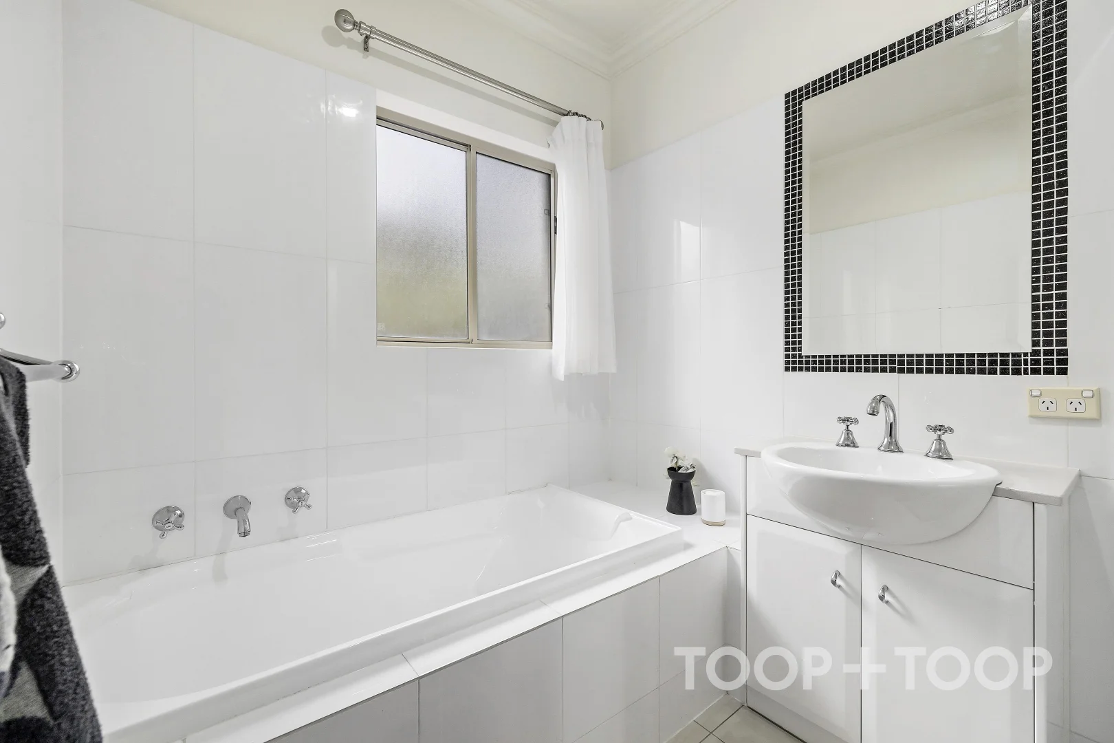 Additional image 15 of 11 Mingara Avenue, Stonyfell SA 5066