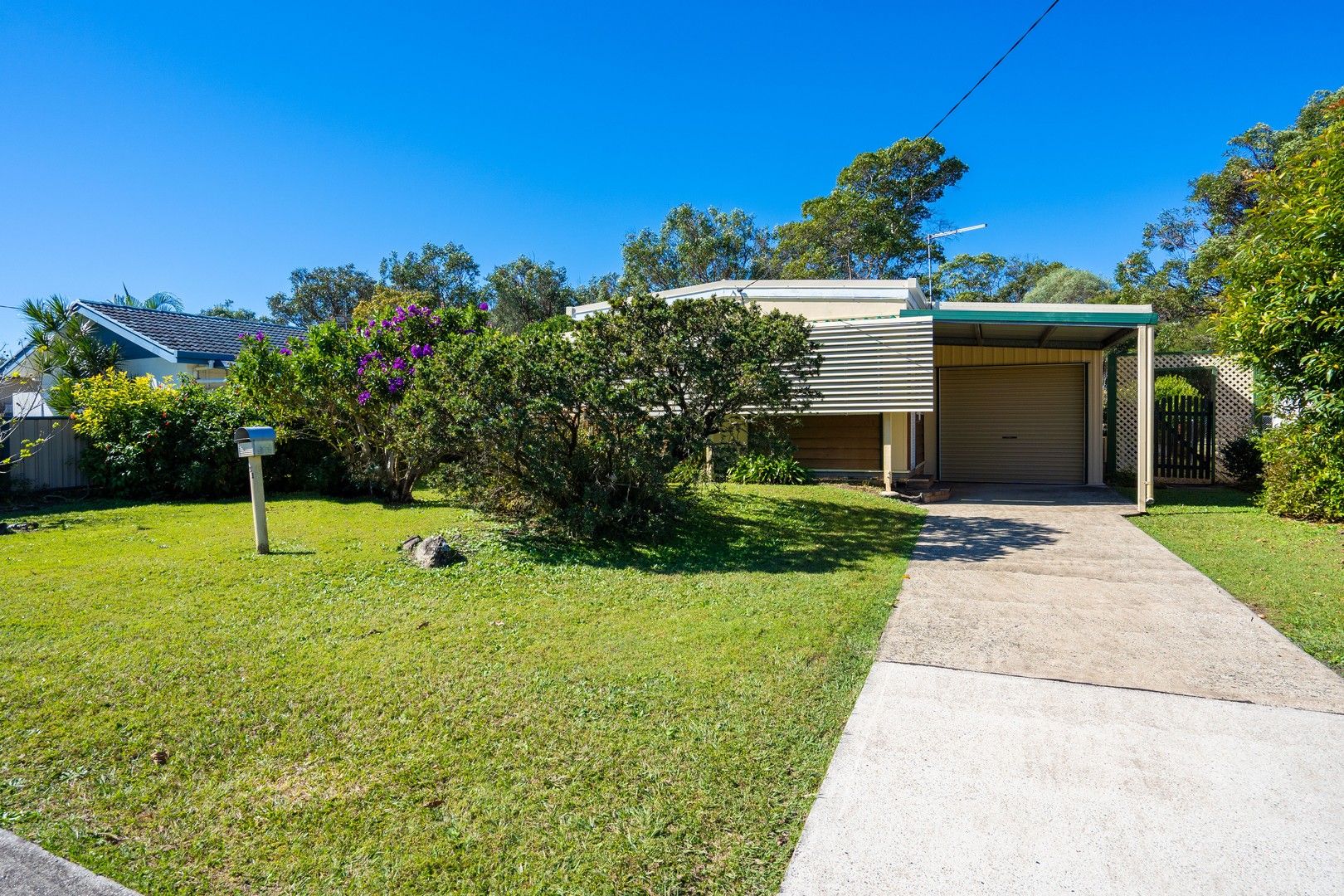 31 Alpinia Avenue, Banksia Beach QLD 4507, Image 0