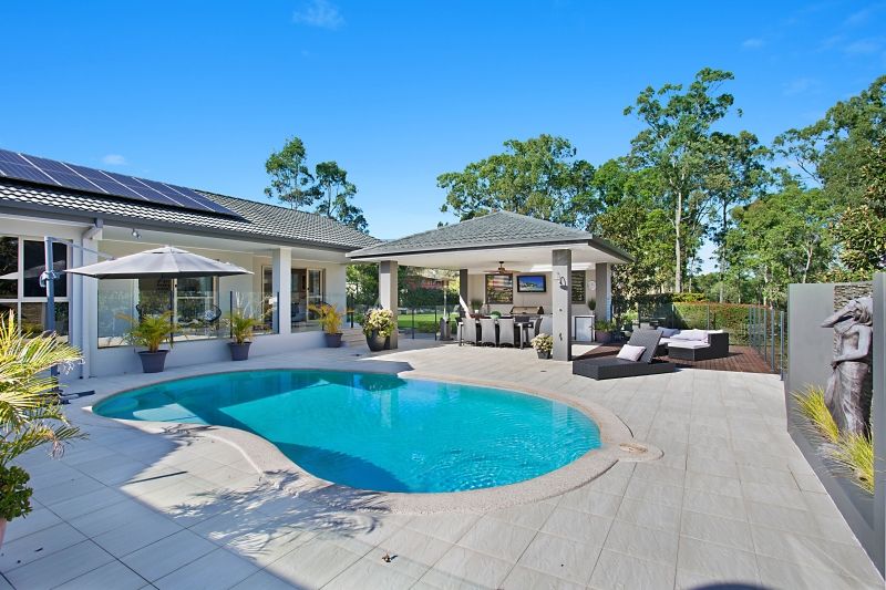 Sold 4 Riverdowns Crescent, Helensvale QLD 4212 on 09 Oct 2017