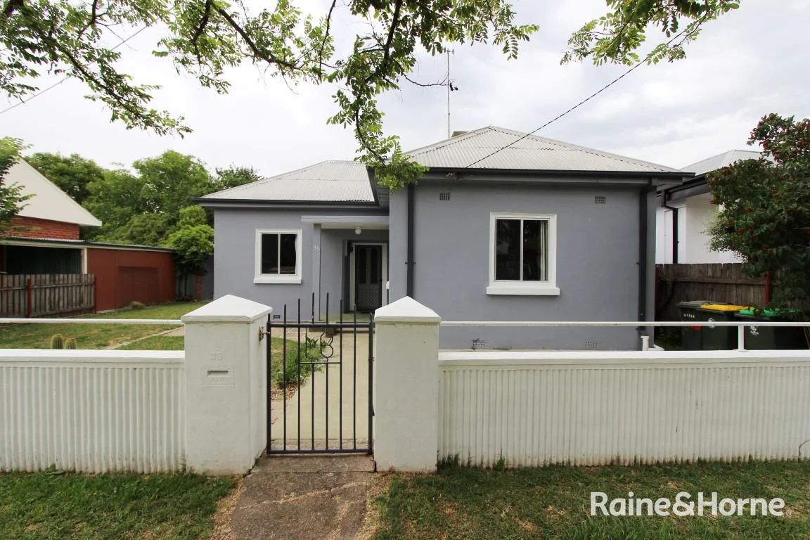 Primary image of 35 Stewart St, Bathurst NSW 2795