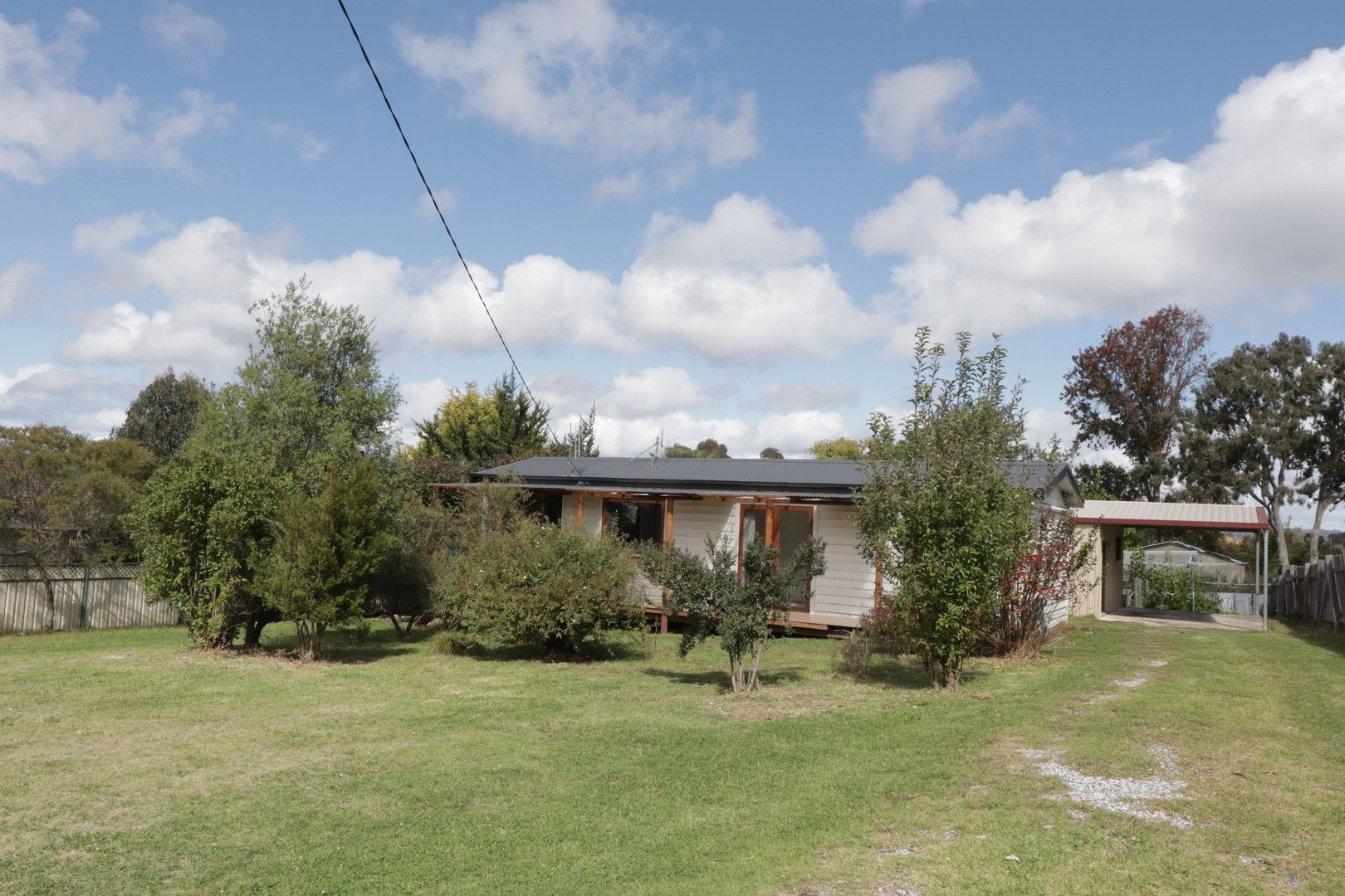 2 bedrooms House in 105 Cowper Street TENTERFIELD NSW, 2372