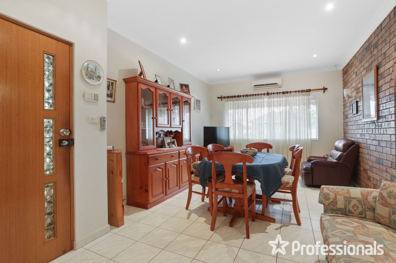 2 Simmons Road, Kingsgrove NSW 2208, Image 2